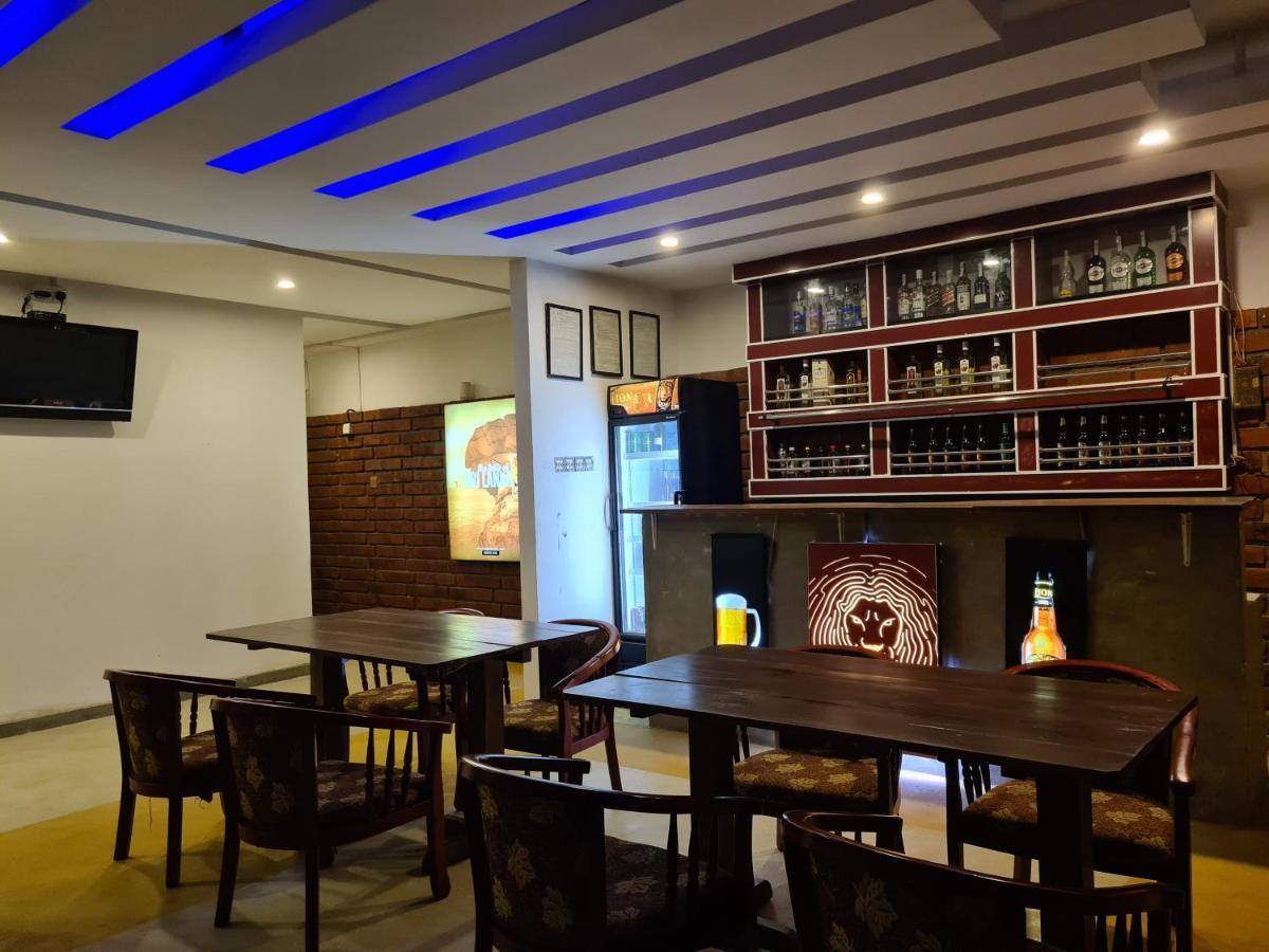 韦利格默 Cafe And Pub By Yasri酒店 外观 照片